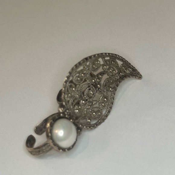 Silver Ring - Picture 5 of 7